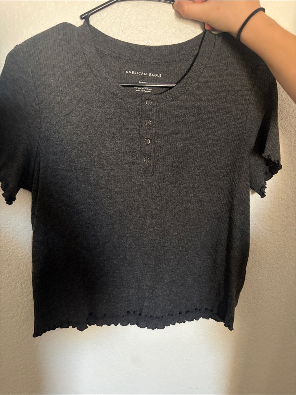 American Eagle Outfitters Charcoal Ribbed Henley Crop Tee